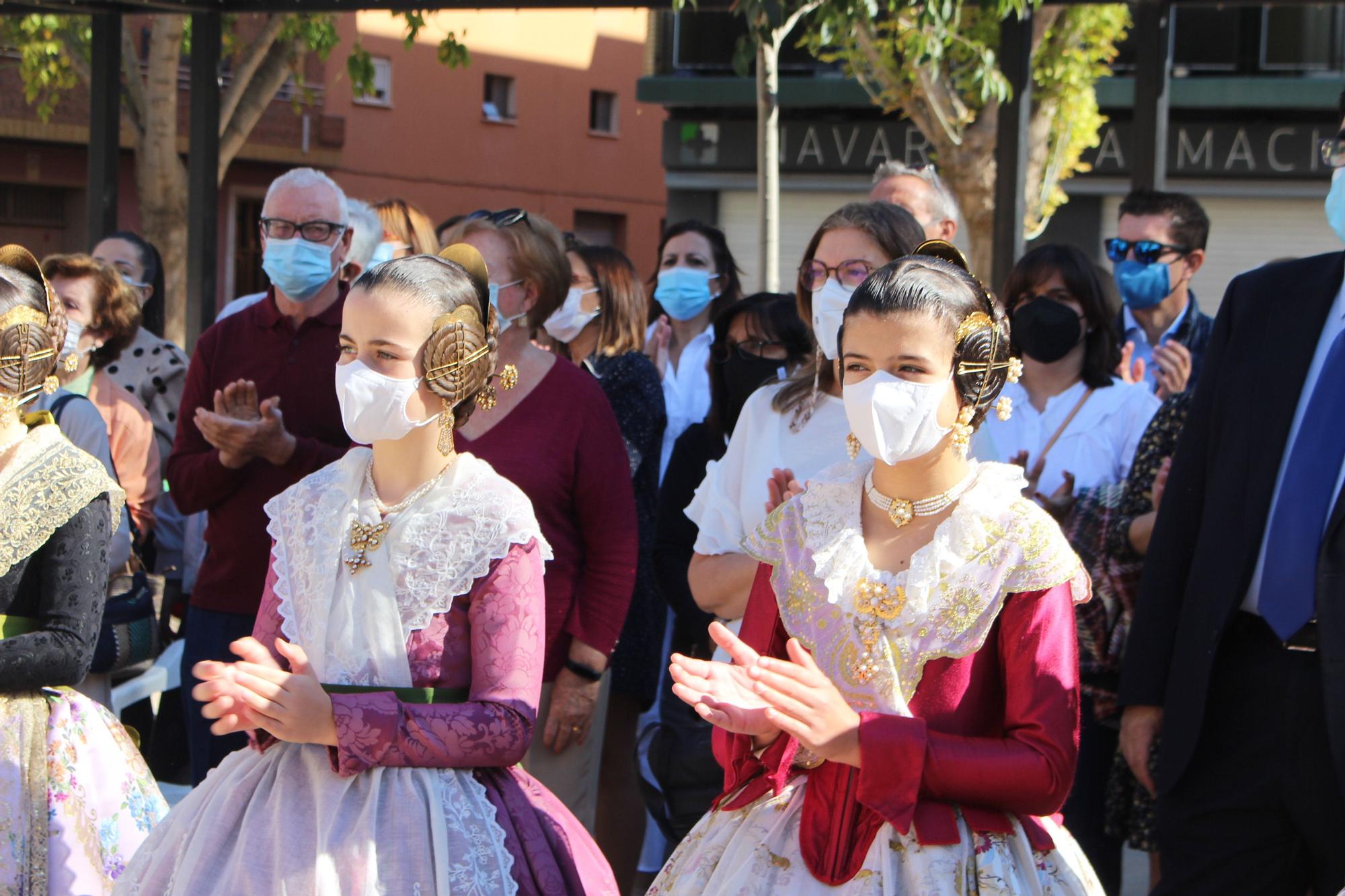 Carmen, Nerea y las cortes acompañan a las fallas de Quart y Xirivella en la procesión de la Senyera