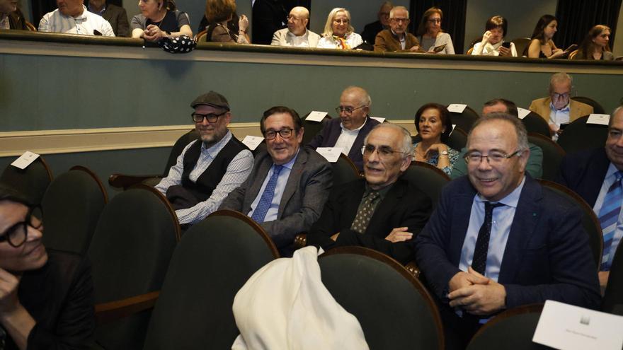 Noche de reencuentros en la entrega de las Medallas de Oro de Santiago