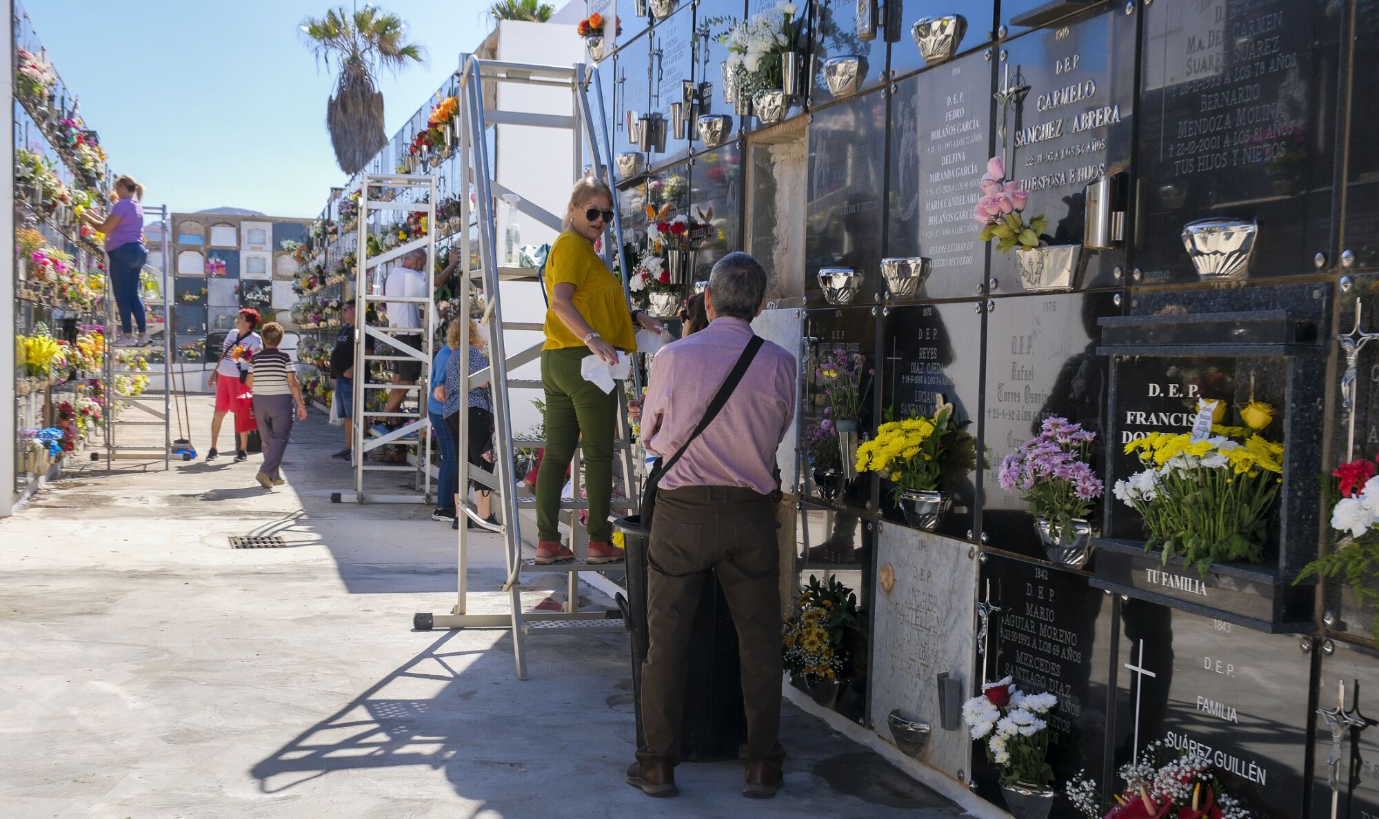 Día de los difuntos en el cementerio de La Atalaya de Guía