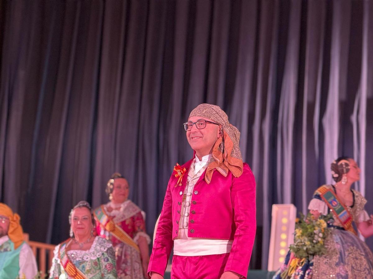 Toni Gallego ha vivido visiblemente emocionado este momento histórico para la fiesta fallera de la Vall.