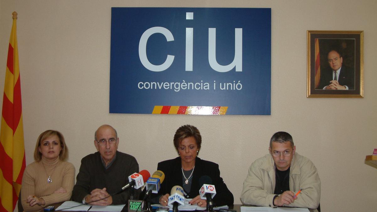 Ferran Bartomeus, segon per l&#039;esquerra, en un acte de CiU de Sant Vicenç el 2005