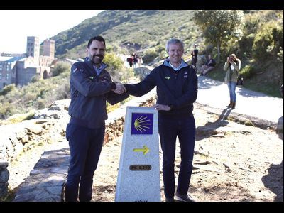 El conseller Torrent i el vicepresident de la Xunta de Galícia inauguren una fita del camí de Sant Jaume al monestir de Sant Pere de Rodes