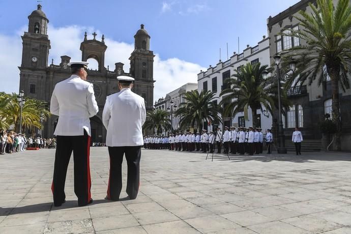 01-03-20  LAS PALMAS DE GRAN CANARIAS. PLAZA DE SANTA ANA. LAS PALMAS DE GRAN CANARIA. Jura de bandera en Santa Ana. Acto de jura o promesa ante la bandera de personal civil, en la plaza de Santa Ana, con motivo del 483 Aniversario de la InfanterÍa de Marina y el 80 Aniversario de la InfanterÍa de Marina en Canarias.    Fotos: Juan Castro.