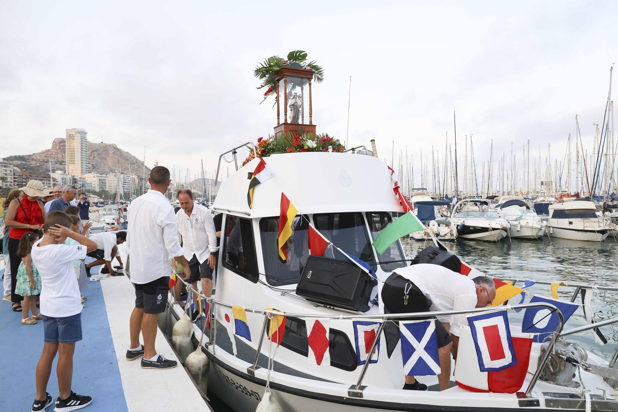Así ha celebrado el Real Club de Regatas de Alicante la procesión de la Virgen del Carmen