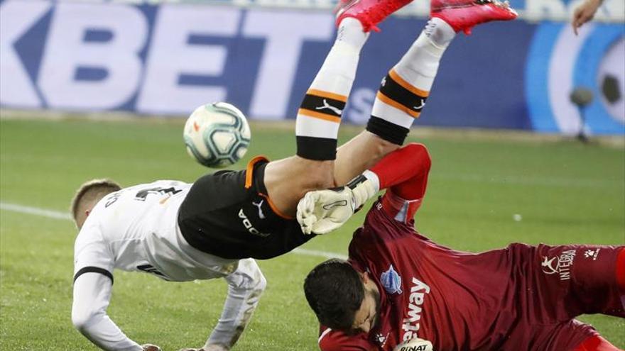 El Valencia se olvida de ganar lejos de Mestalla