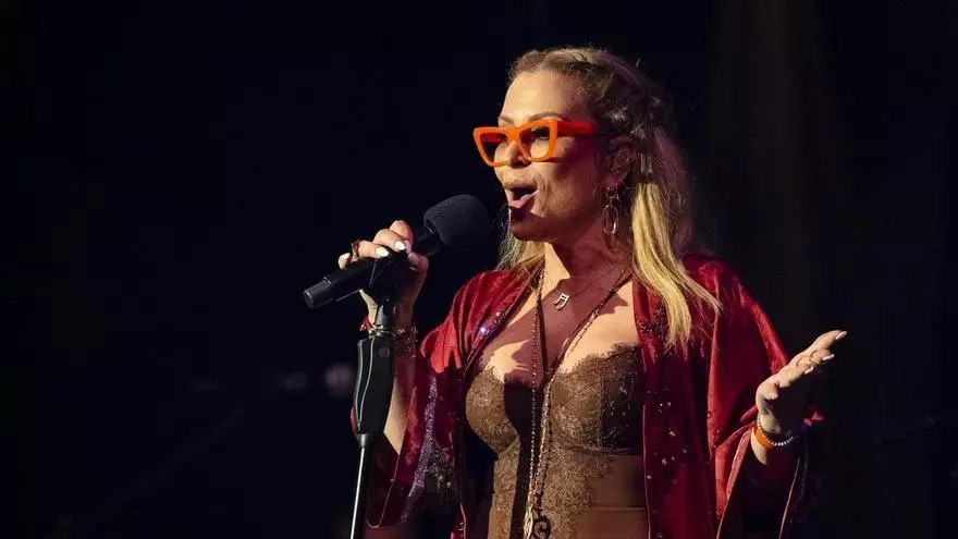 Anastacia no deja nada en el tintero en Cap Roig.
