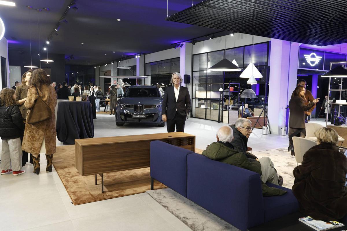 BMW presenta en Santiago el iX3 y las nuevas instalaciones de Amiocar