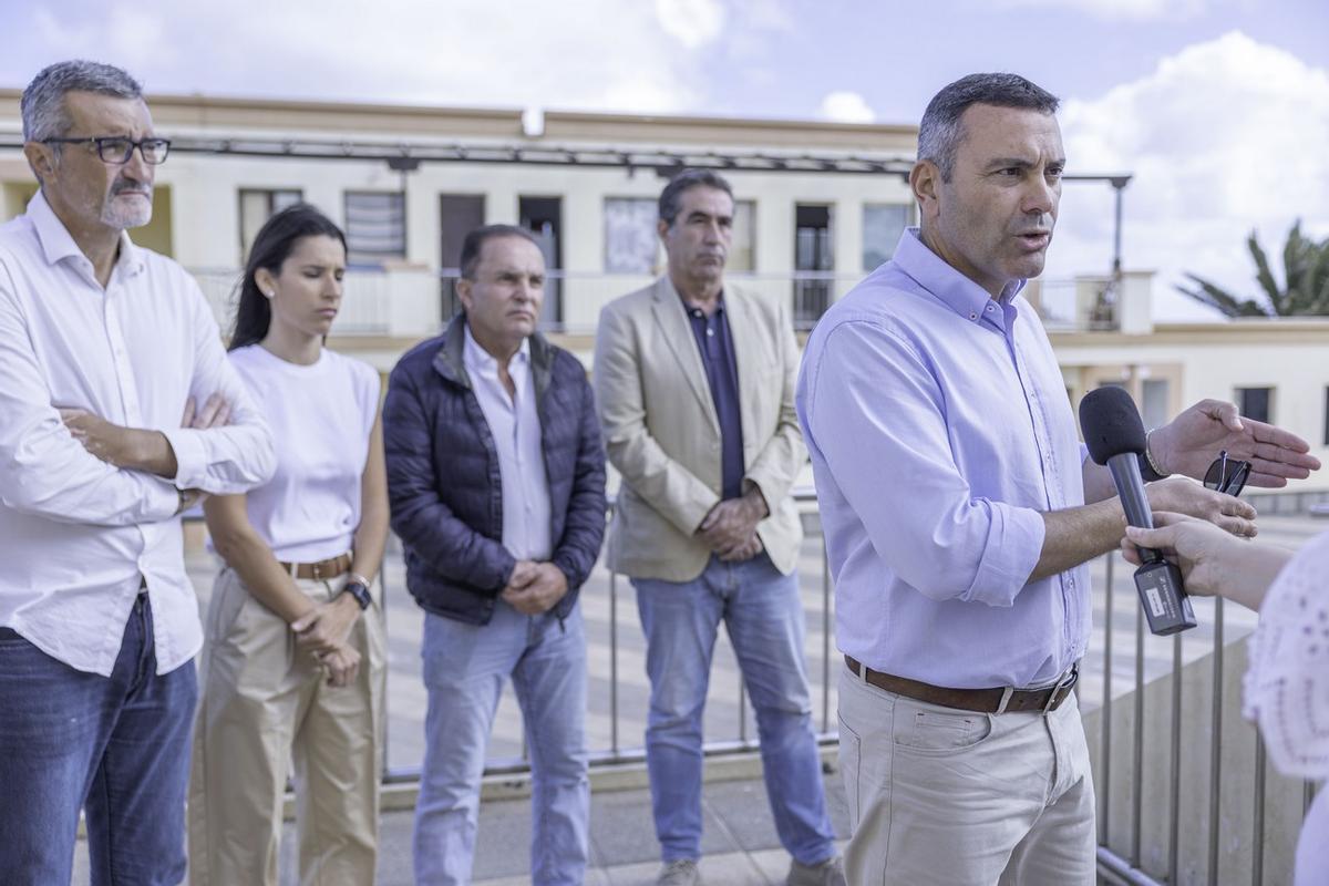 Imagen de la visita realizada por las autoridades al Centro de Menores de La Santa, en Lanzarote.
