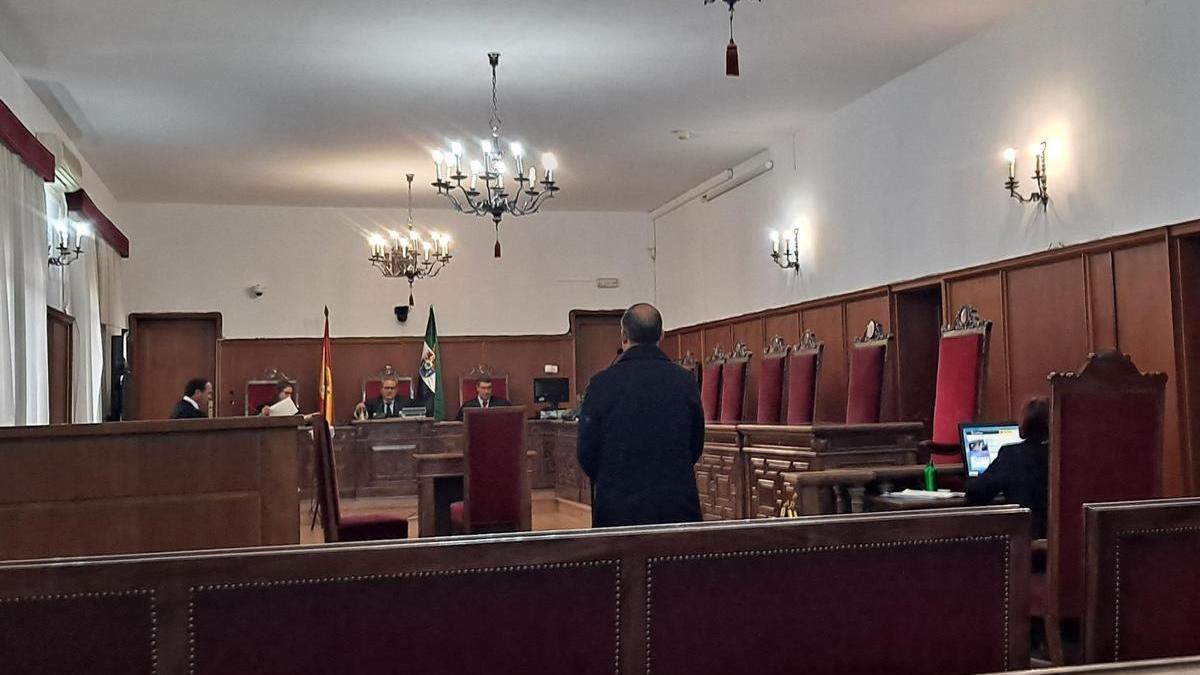 El acusado, este martes, durante el juicio en la Audiencia Provincial de Badajoz.