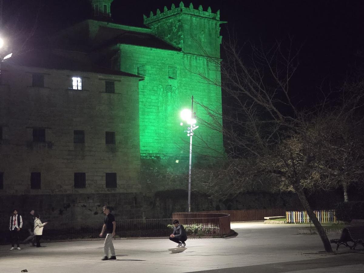 La fachada del convento que da al parque de A Xunqueira.