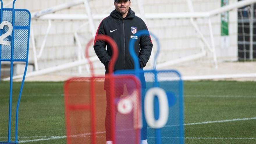 Simeone insiste con el ataque Gameiro-Correa ante el Deportivo