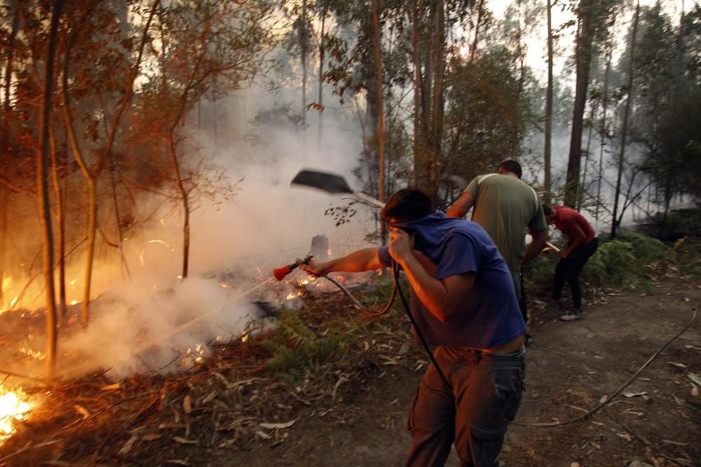 El fuego arrasa 6.000 Ha en Galicia en 4 días