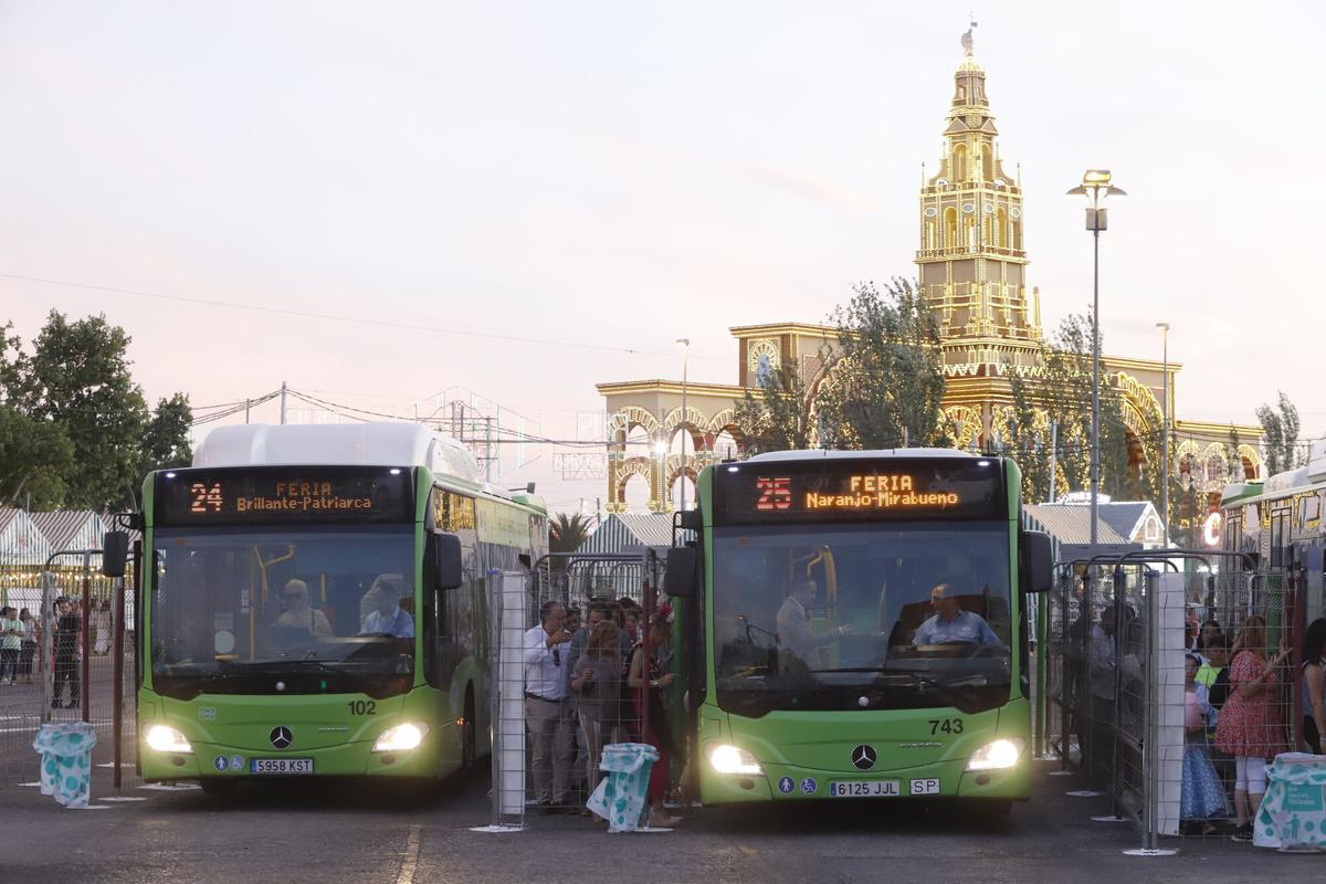 Córdoba Feria de Mayo recinto ferial de El Arenal parada de Aucorsa autobuses