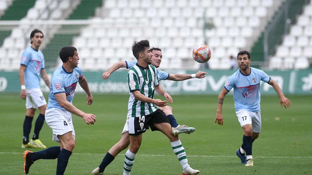 El Córdoba B contra el Pozoblanco en imágenes