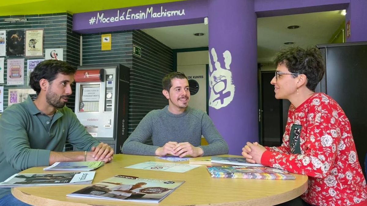 Por la izquierda, Alejandro Farpón, Javier Suárez Llana y Noelia Ordieres.