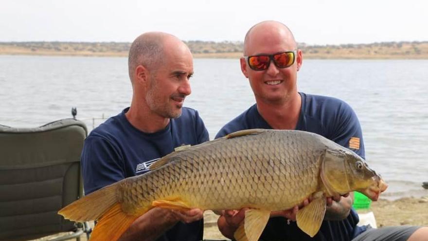 Los hermanos Bruna ganan el Campeonato de España de grandes peces