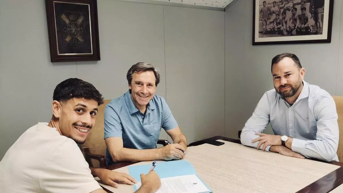 David, el canterano ejemplar: de alevín a firmar la renovación con el primer equipo hasta 2028