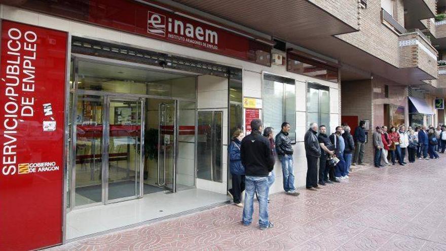 El paro baja en Aragón en 8.500 personas en el tercer trimestre