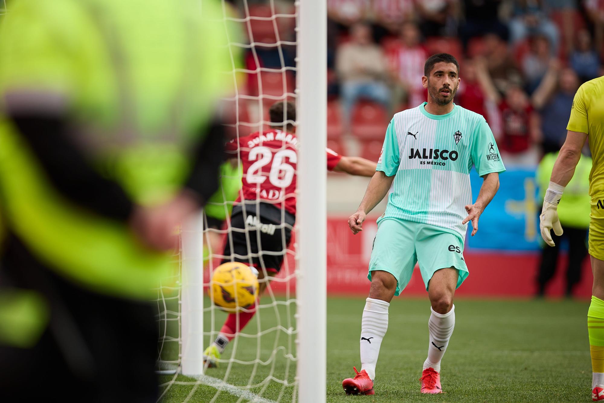 Imágenes del ansiado triunfo del Sporting en su visita al Mirandes