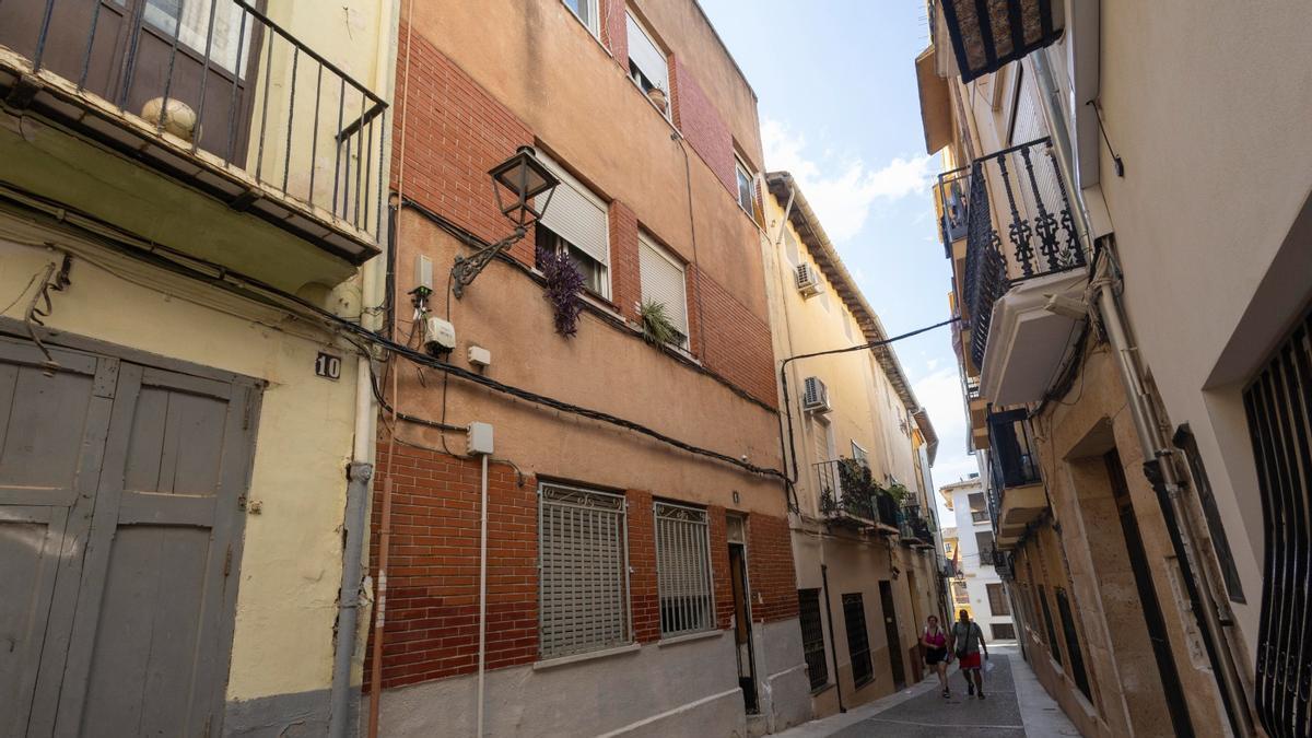 Imagen de las inmediaciones de la calle Santes de Xàtiva, lugar en el que ocurrió la pelea del pasado sábado.