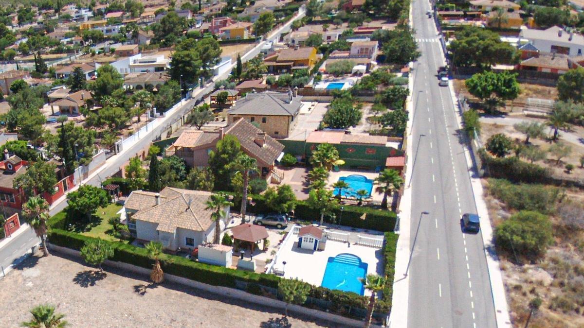 Vista aérea de viviendas pertenecientes a la urbanización Montepinar en Orihuela.