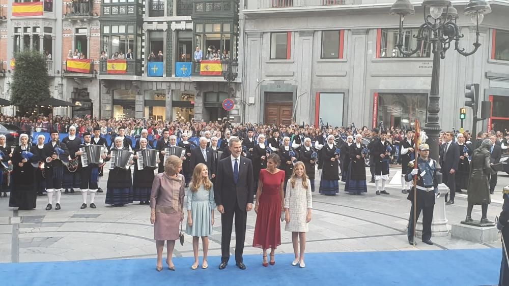 La alfombra azul del teatro Campoa