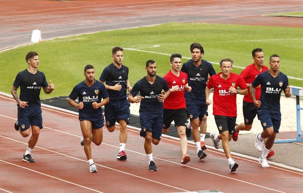 Intenso entrenamiento del Valencia en Évian-les-Bains