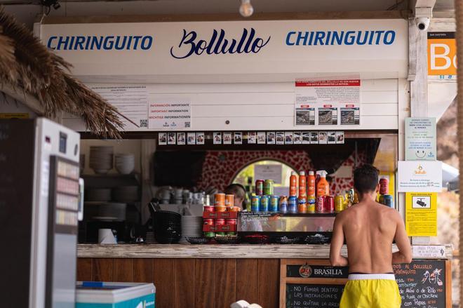 El chiringuito de la playa de El Bollullo