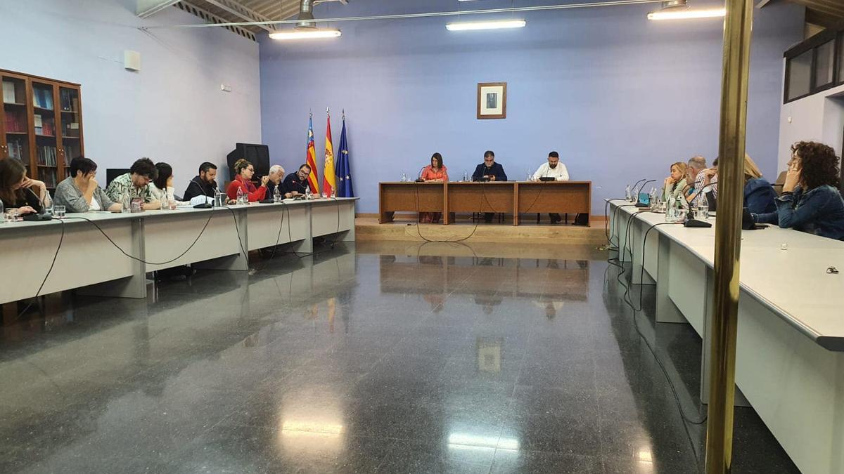 El pleno del Ayuntamiento de Villena donde se ha debatido la retirada de las calles franquistas.