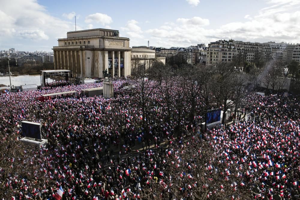 Acto de apoyo a François Fillon en París