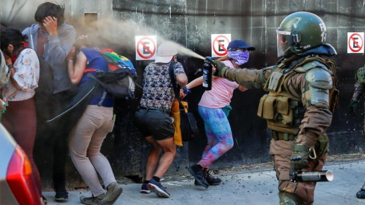 chile-protestas-policia-gases