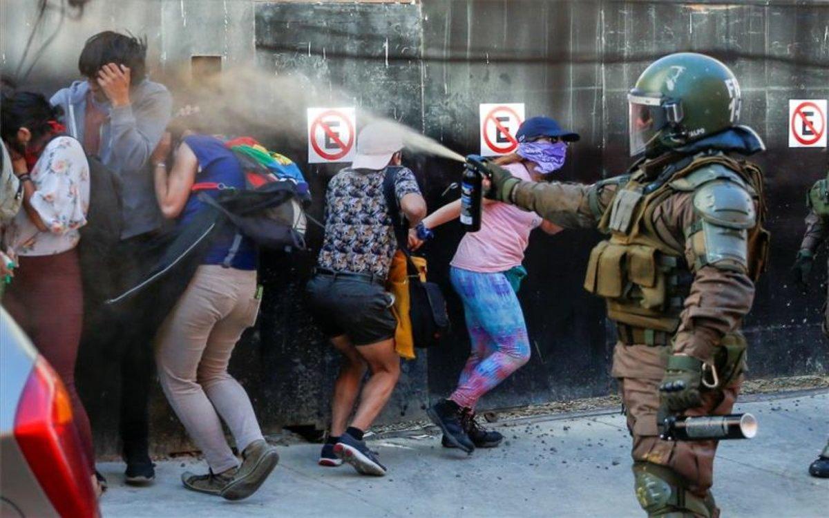 chile-protestas-policia-gases