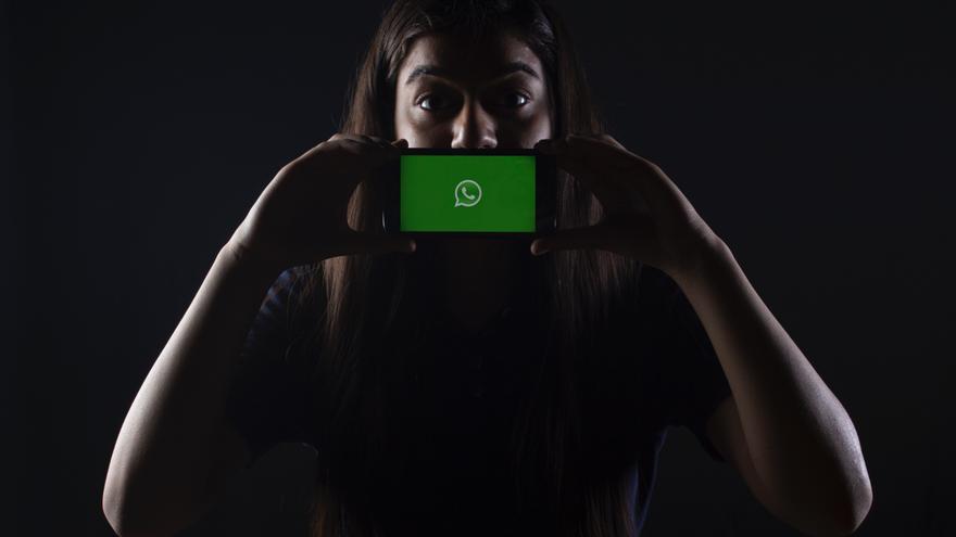 Els menors passen 44 minuts al dia a WhatsApp