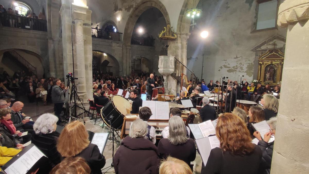 Así es la grabación del estreno de la cantata del milenario