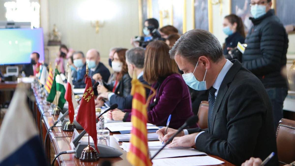 Marcos Ortuño, ayer en la reunión preparatoria de la Conferencia de Presidentes. | L.O.