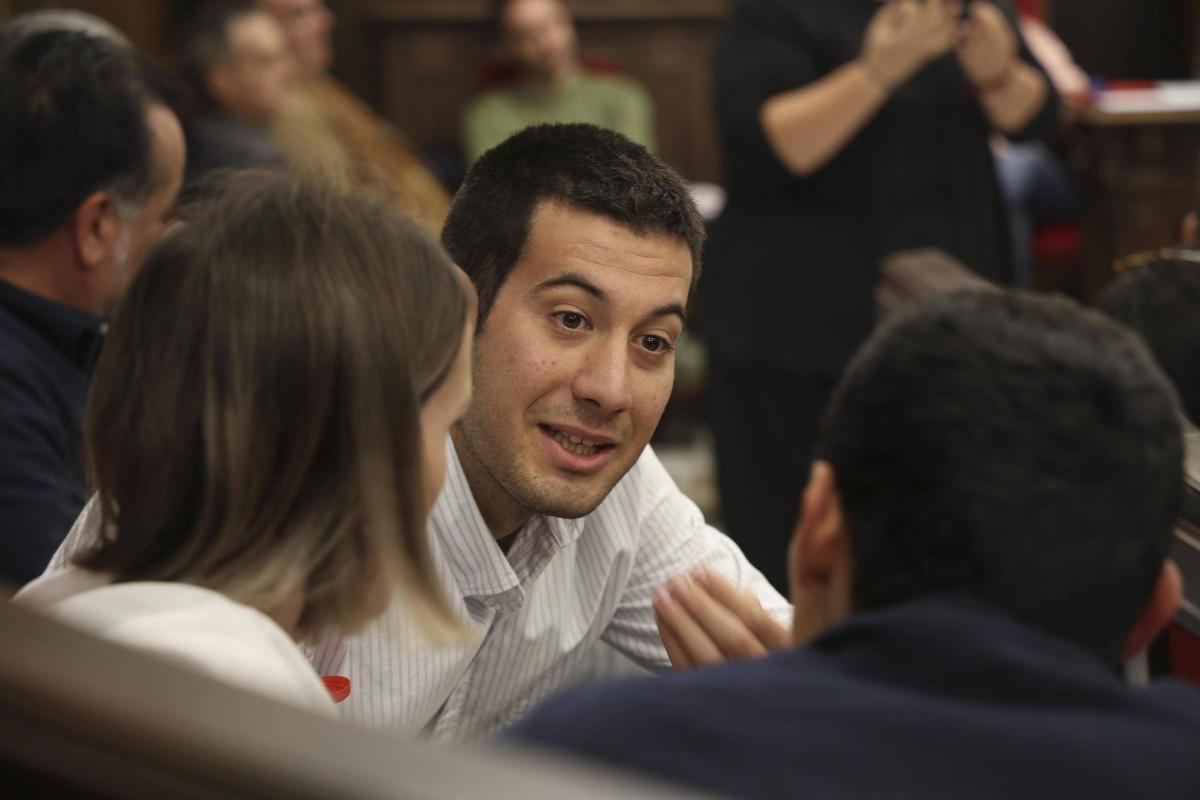 Eduardo Márquez durante un reciente pleno del Ayuntamiento de Sagunt.