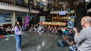 Estudiantes y profesores acampan en la facultad de Filosofía de Valencia por la guerra en Gaza