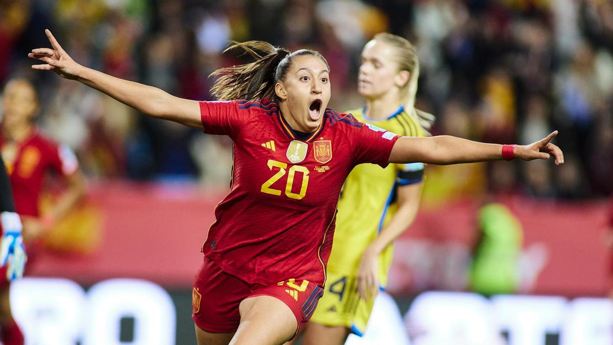 Fiamma Benítez celebra el gol que ponía por delante a la selección española ante Suecia en la UEFA Nations League