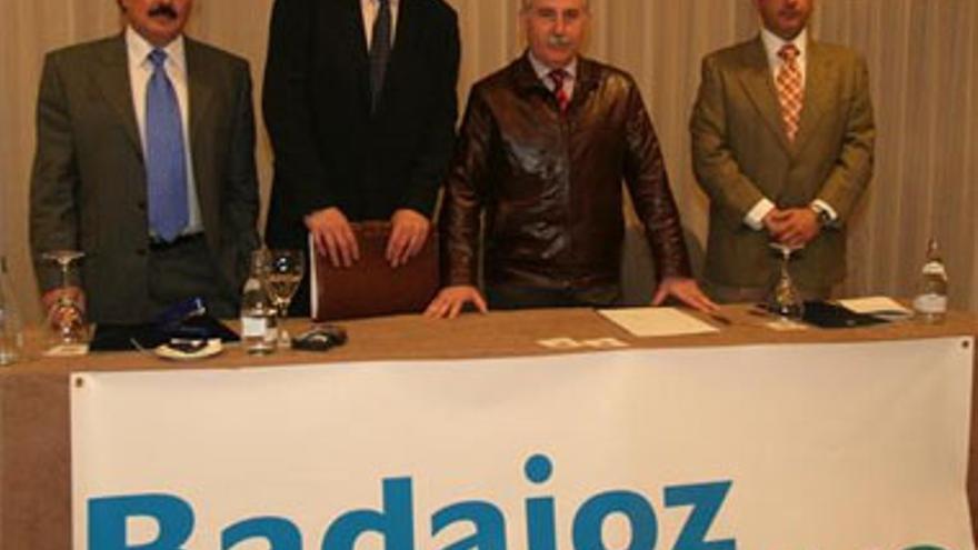 Nicasio Monterde encabeza la lista electoral de Badajoz Tuyo