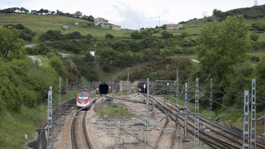 La lista de prioridades de Asturias en el Corredor Atlántico ante la visita de un alto cargo clave de la UE