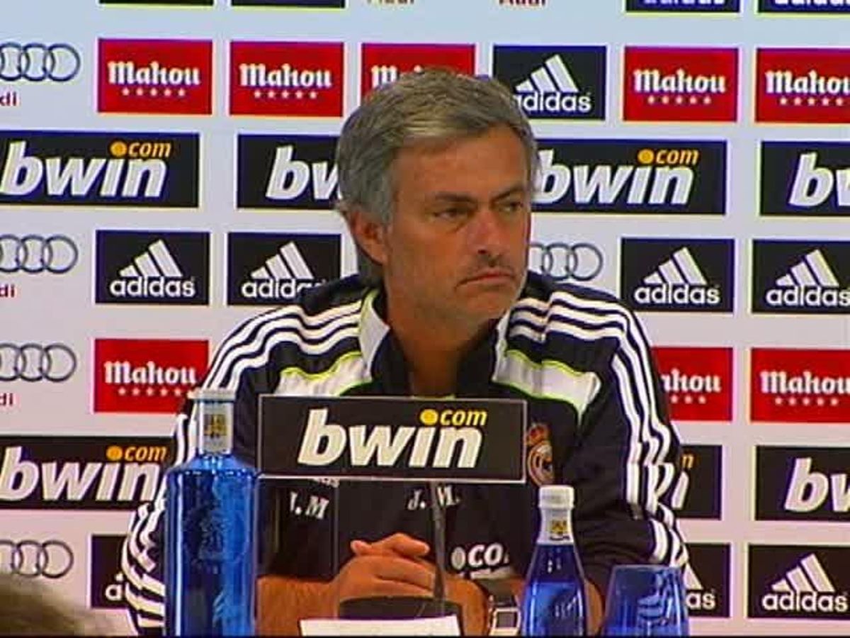 El tècnic portuguès tem que li clavin una hòstia i passi el mateix.p>