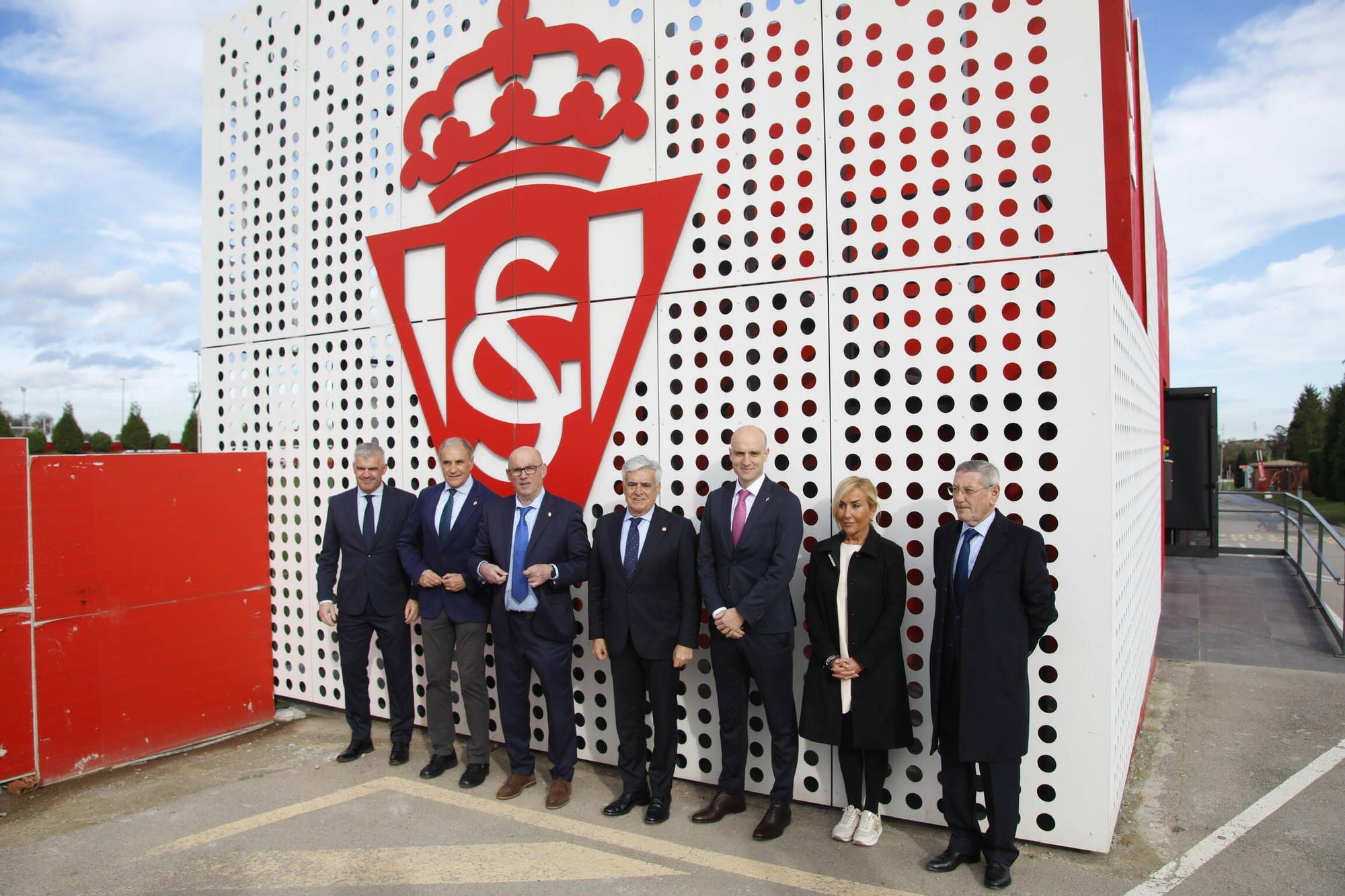 La visita del presidente de la Federación Española de Fútbol, Pedro Rocha, a Asturias, en imágenes