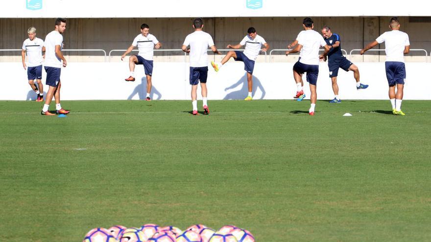 El Málaga CF, entrenando en el Ciudad de Málaga.