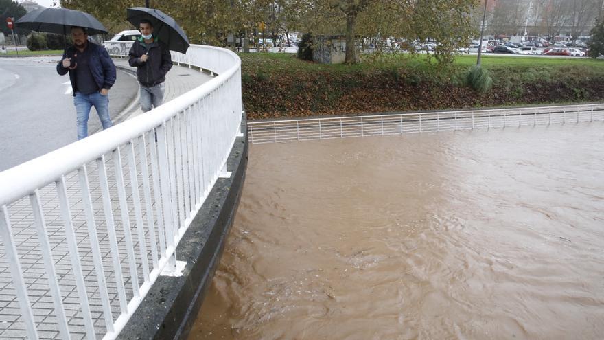 Las fuertes lluvias desbordan el río Piles