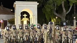 Aspe despide sus Moros y Cristianos con un Desfile de la Reconquista lleno de color y tradición