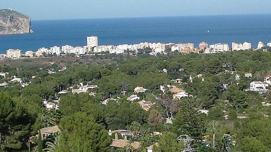 La urbanización del Tosalet, con la bahía de Xàbia al fondo