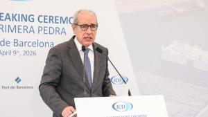 El presidente del Port de Barcelona, José Alberto Carbonell, durante el acto de colocación de la primera piedra de la nueva terminal de vehículos.
