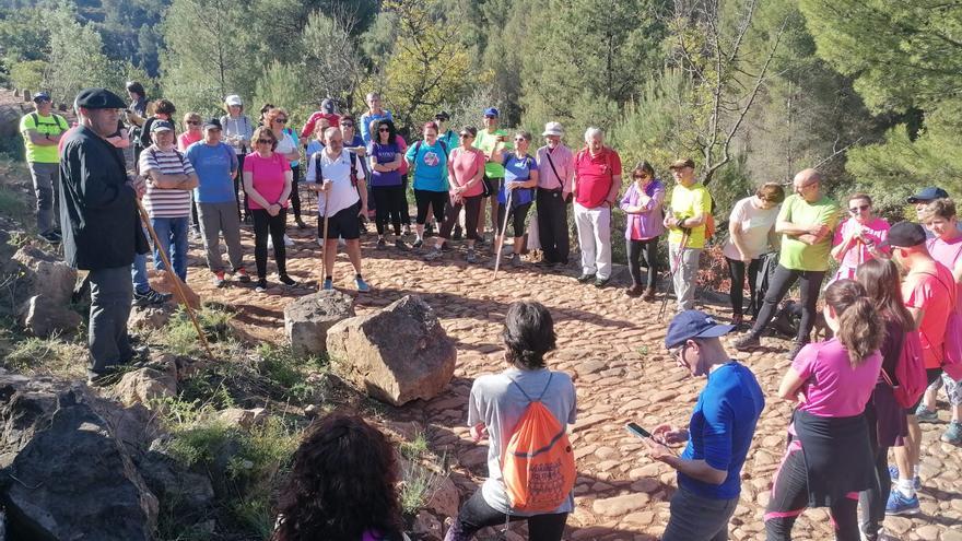 Un matrimonio de la Vall resucita la senda romana de la &#039;Pujà dels Claus&#039;