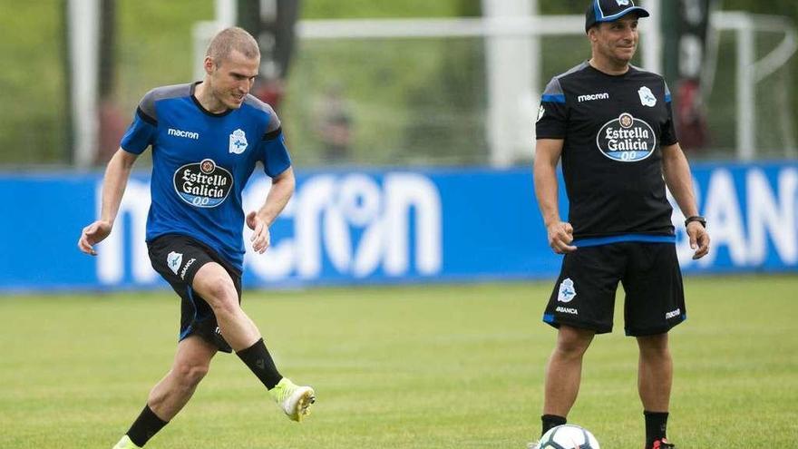 Álex Bergantiños, en un entrenamiento con el Deportivo de La Coruña de esta semana.