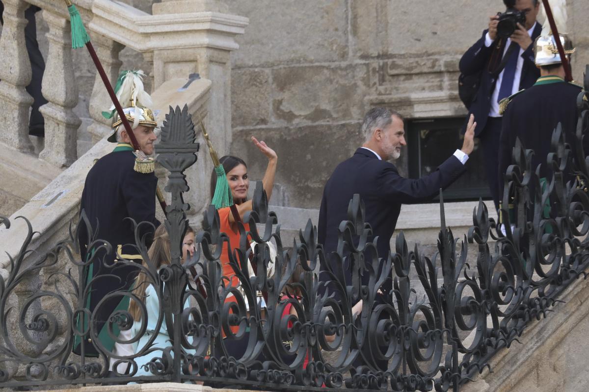 Los Reyes, Leonor y Sofía presiden en Santiago los actos del día del apóstol